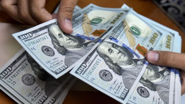 cnne-1276332-dolares-varios8107853508660354571.jpg